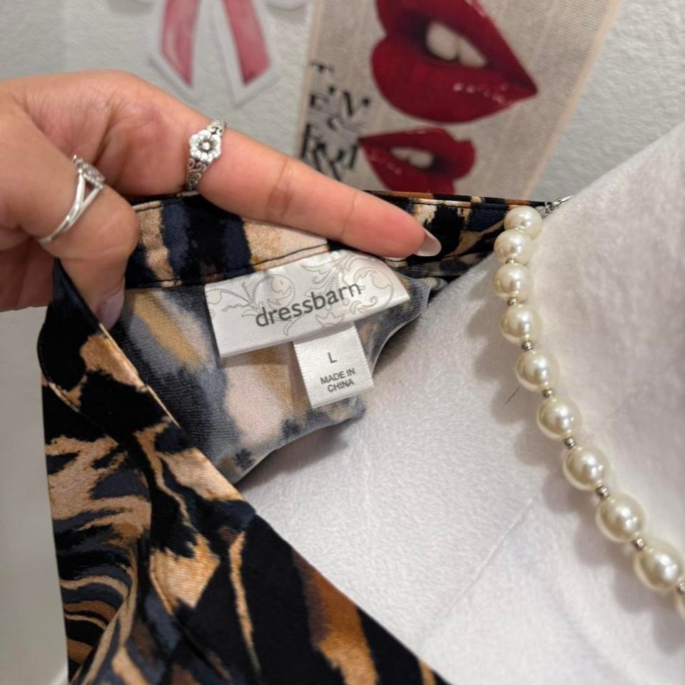 Super cute Leopard print blouse - image 5