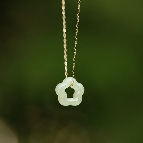 Light Green Jade Flower Pendant Amulet Protection Dainty Minimalist Necklace - Picture 4 of 6