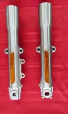 OEM HARLEY FORK SLIDERS / LOWER LEGS 2000-06 HERITAGE/FAT BOY 45915-00 45916-00