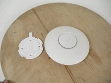 Ubiquiti Networks Unifi NanoHD UAP-NanoHD WiFi Access Point - Used w/ Mount