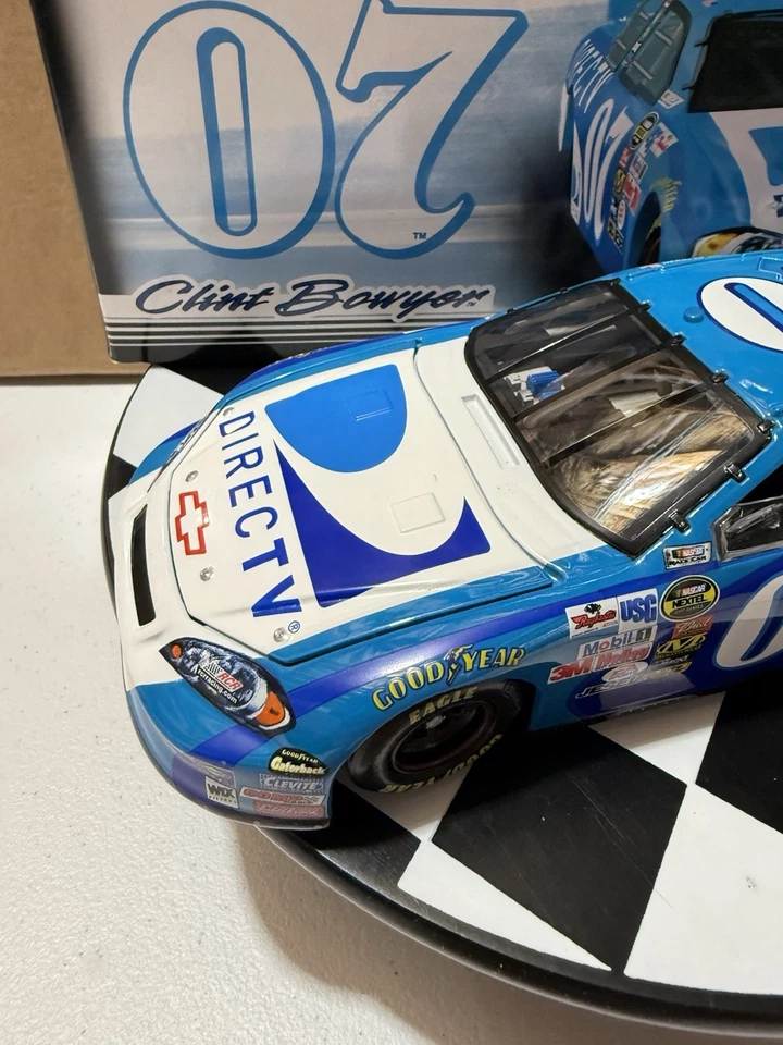 RARE* Clint Bowyer #07 DIRECTV 2007 GM DEALERS EXCLUSIVE 1/24 Diecast 180 MADE! - Image 3 of 4