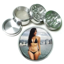 Singapore Pin Up Girls D8 Aluminum Herb Grinder 63mm 4 Piece Hand Mueller 