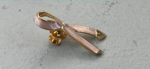 Vintage Avon Breast Cancer Awareness Pin Pink Gold-Tone Ribbon Heart Hat/Lapel - Picture 3 of 5