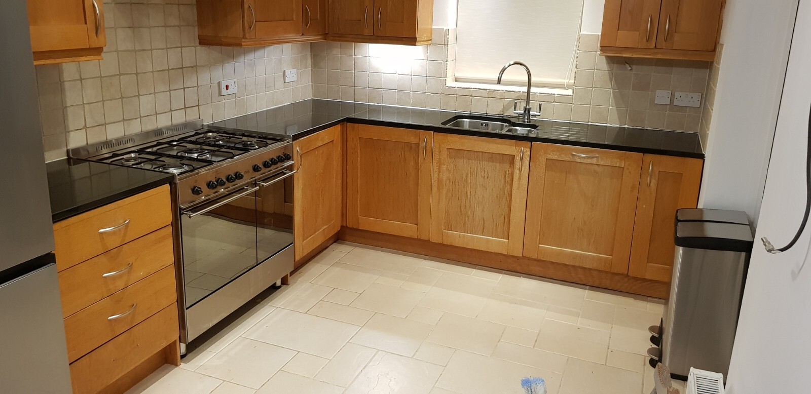 Complete kitchen Solid Oak units & Dishwasher Preloved eBay