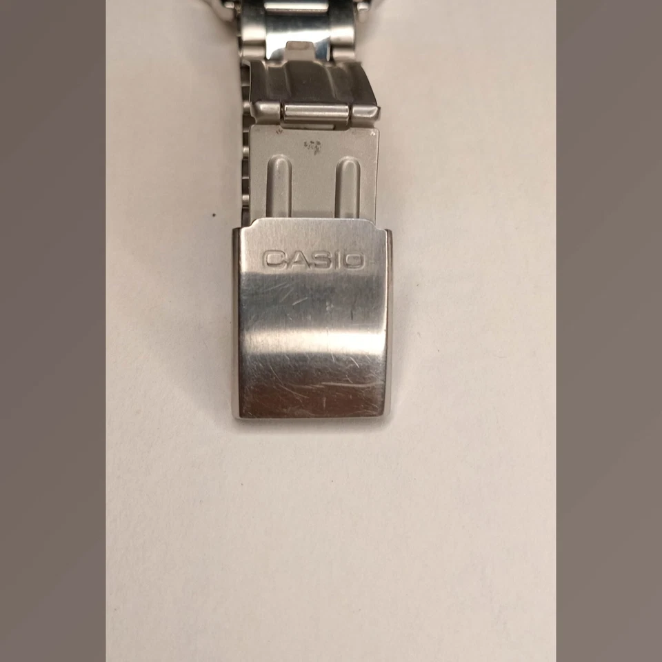 Reloj Hombre Casio MTP-1303P 1330 Tono Plateado Cuarzo Analógico Necesita Batería Nueva Foto 4 de 4