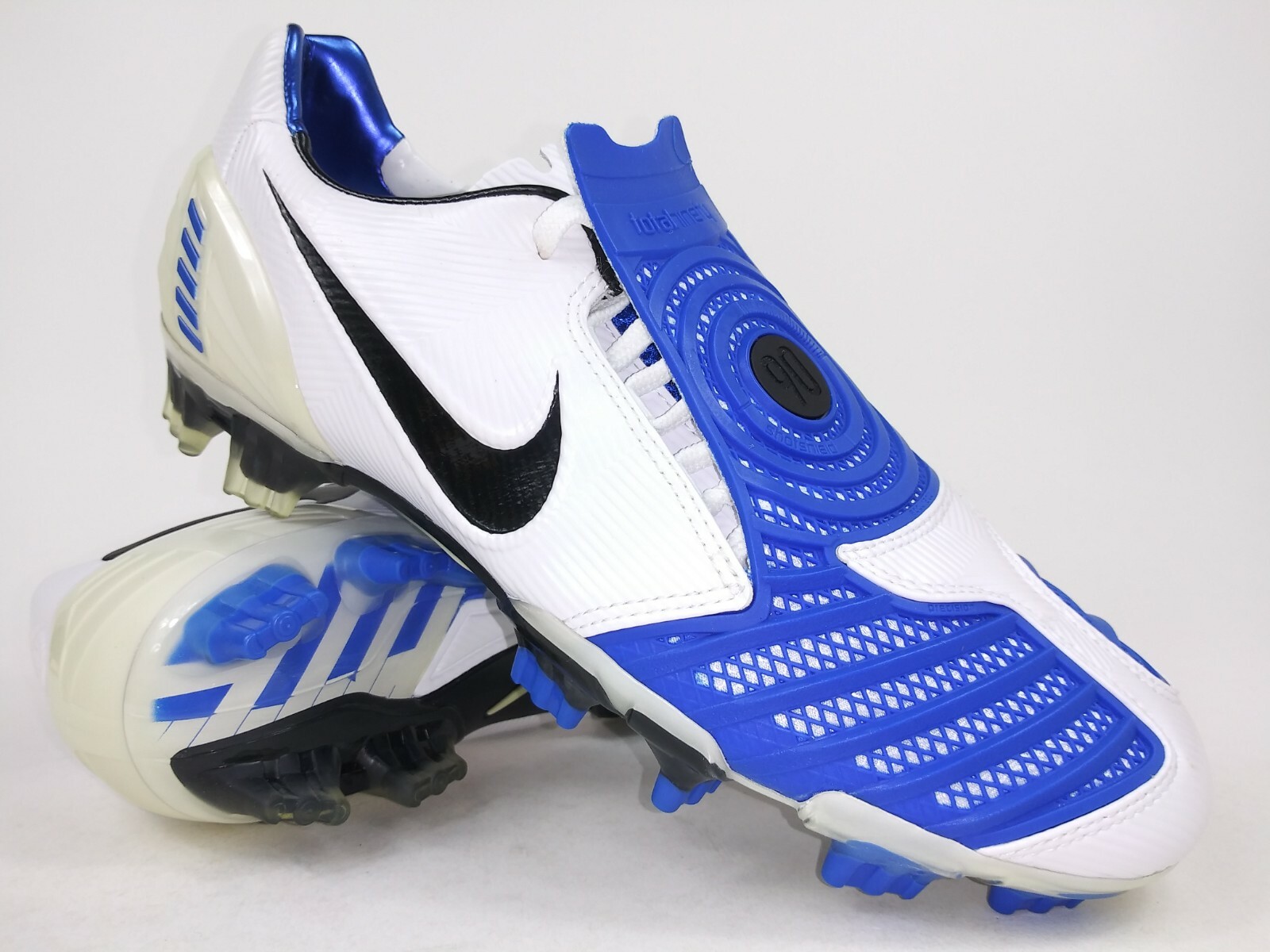 mens soccer cleats size 7.5