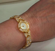 NEW VTG Regent® Women’s 7" Quartz Rhinestone Wristwatch Gold Tone – C9