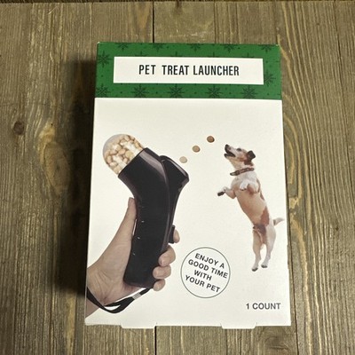 Festive Voice Pet Treat Launcher. Dog or Cat Training/Reward Black New In Box