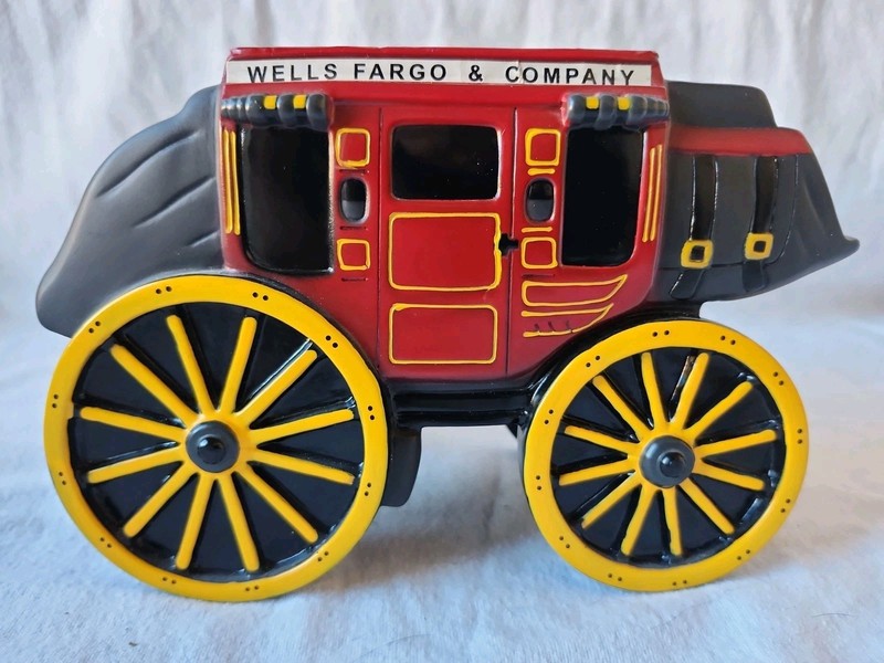 2005 Wells Fargo & Co Stagecoach Piggy Bank With Plug Stopper