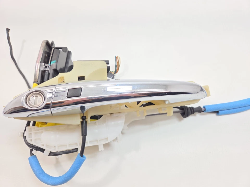 15-19 Hyundai Sonata Left Side Front Exterior Door Handle Asembly Chrome Keyless - Image 4 of 4