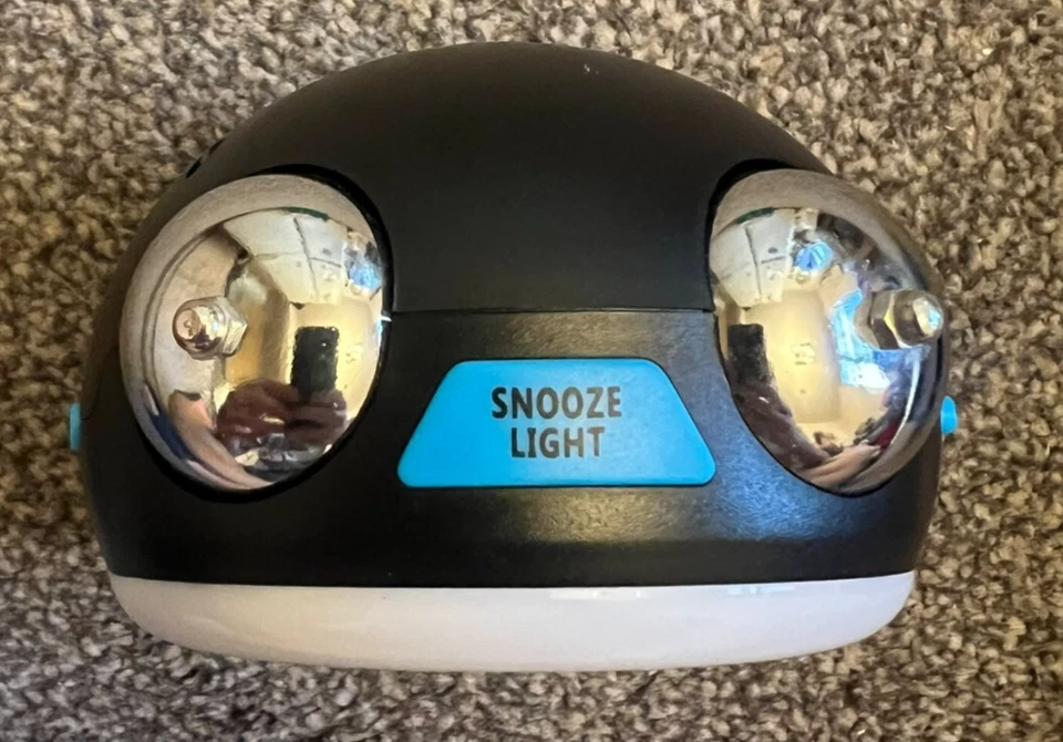 Despertador Digital 2 Ajustes de Alarma Diseño Moderno Negro con Blanco Foto 2 de 4