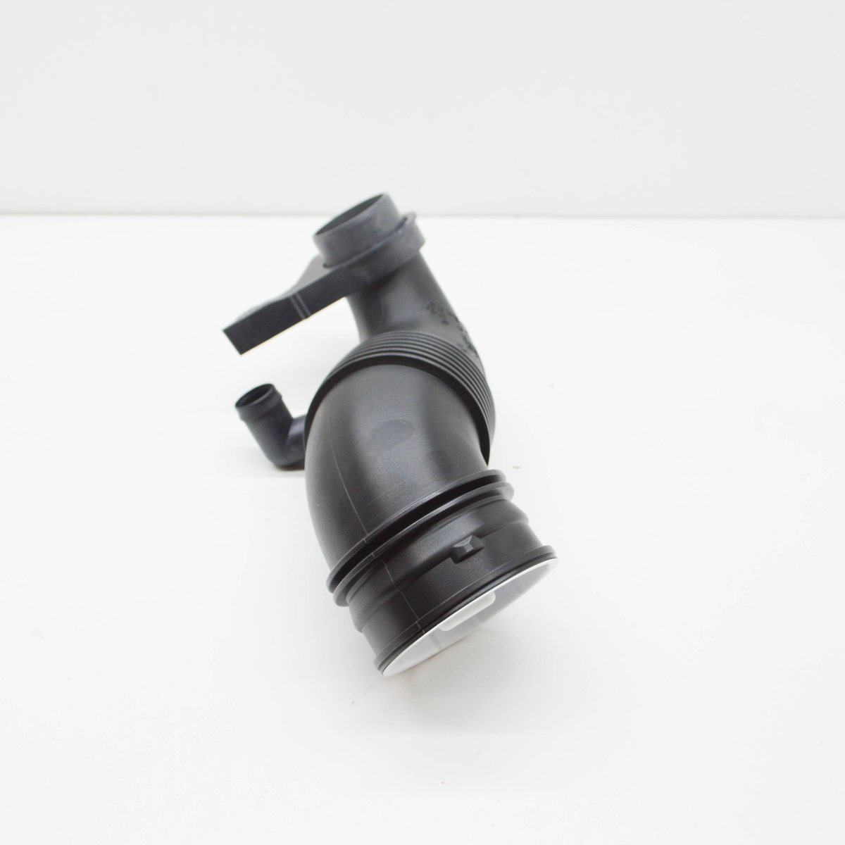 NEW BMW X5 M F85 AIR INTAKE RUBBER HOSE DUCT 5-8 13717848382
