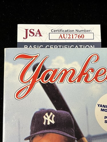 1985 Don Mattingly Signed New York Yankees Media Guide Auto JSA - Picture 4 of 6