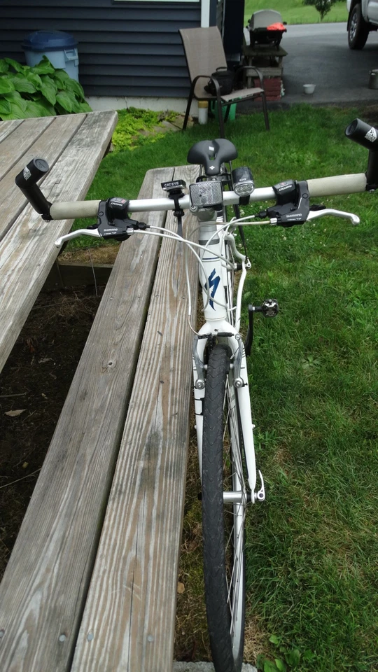 BIKE VGC 2016 Branco Specialized Vita Sport 700 milhas espelho ciclômetro luz ++ - Imagem 4 de 4