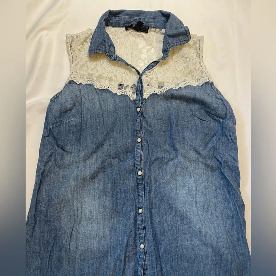 Jessica Simpson size small denim/lace button down tank top - Image 2 of 4
