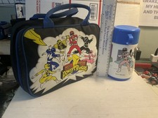 1994 Vintage Power Rangers Brotdose isoliert mit 1995 Aladdin Thermoskanne schön