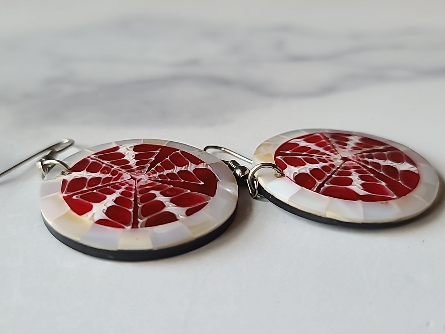 Red And White Circular Shell Dangling Pierced Ear… - image 6