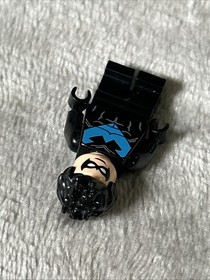 Lego Nightwing 30606 Blue Chest Symbol Batman II Super Heroes Minifigure