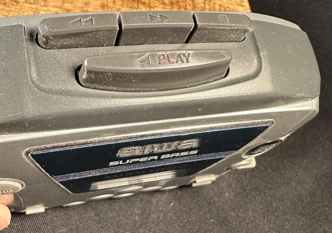 Aiwa Super Bass HS-TX406 AM/FM Radio Walkman Cassette Player | eBay