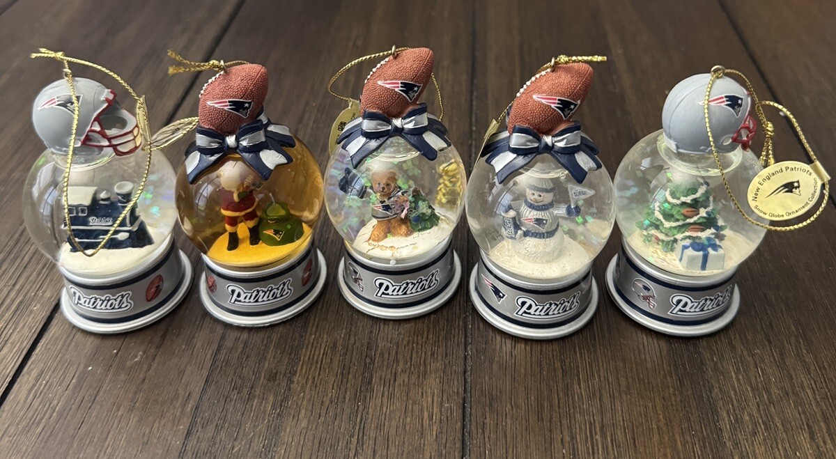 5 NEW ENGLAND PATRIOTS DANBURY MINT SNOW GLOBE  CHRISTMAS ORNAMENTS