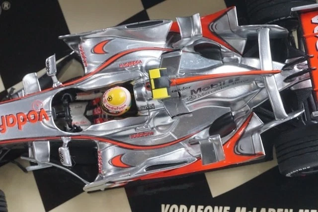 1:43 MINICHAMPS 530074322 Vodafone McLaren Mercedes MP4-22 2007 #2 L. Hamilton - Image 4 of 4