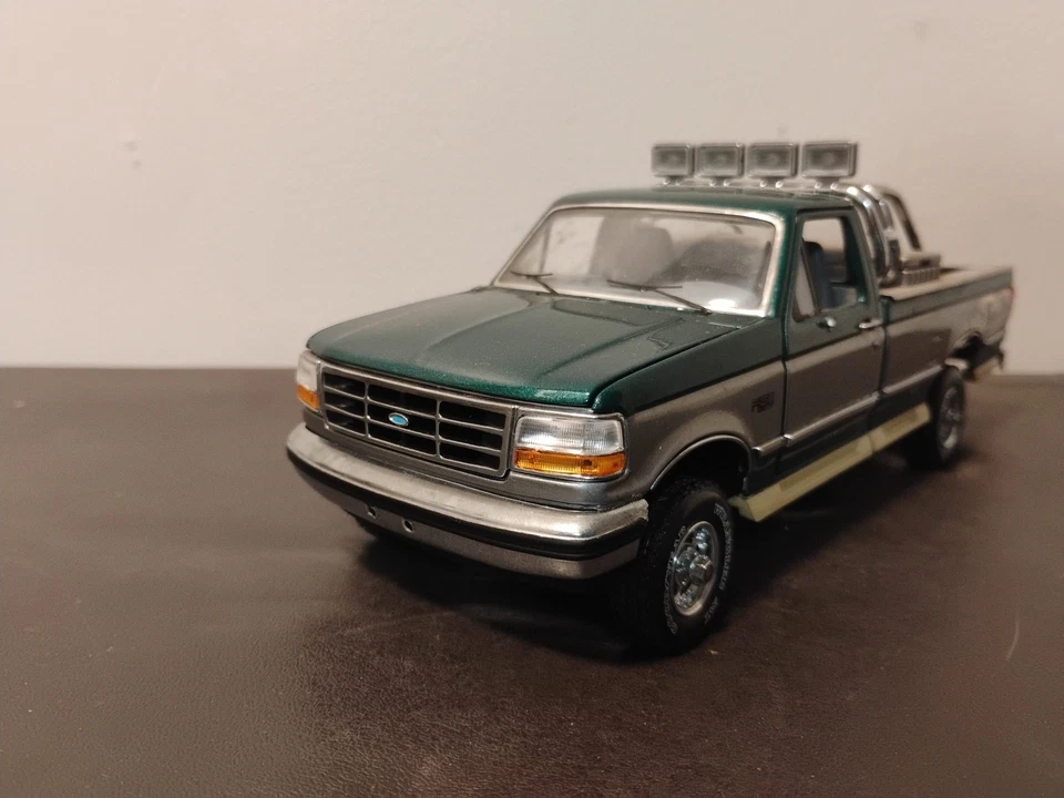 FRANKLIN MINT 1996 FORD F-150 ULTIMATE SPORTSMAN'S PICKUP TRUCK 1:24 NO BOX - Image 2 of 4