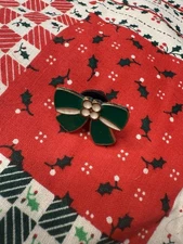 Enamel Pin Bow Knot Green Holiday Brooch Cute Xmas Backpack Hat Cute Gift New