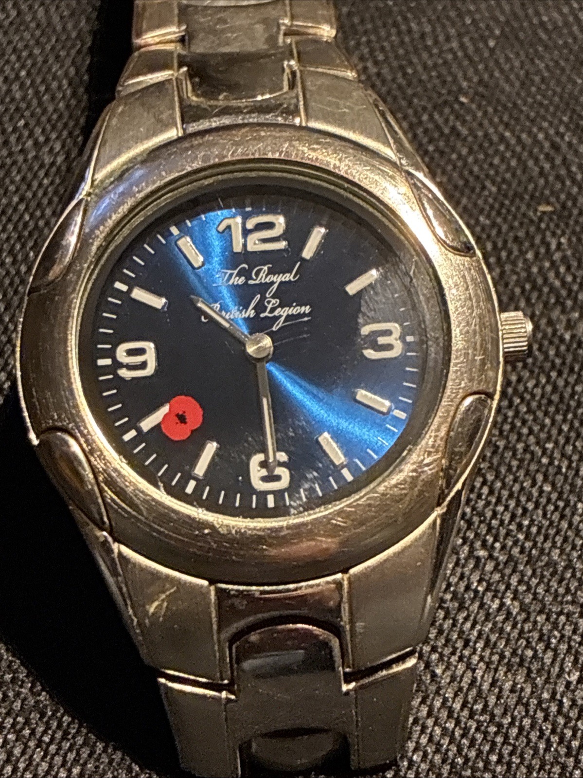 Floating BRITISH QUARTZ The LEGION THE POPPY HAND) SECOND ROYAL (on GENTS WATCH - VintageWatches.PK Floating BRITISH QUARTZ The LEGION THE POPPY HAND) SECOND ROYAL (on GENTS WATCH - vintagewatches.pk