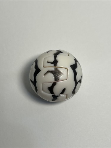 Bakugan Fear Ripper 390G Pearl White Darkus B1 Classic Battle Brawlers Rare READ - Picture 14 of 14