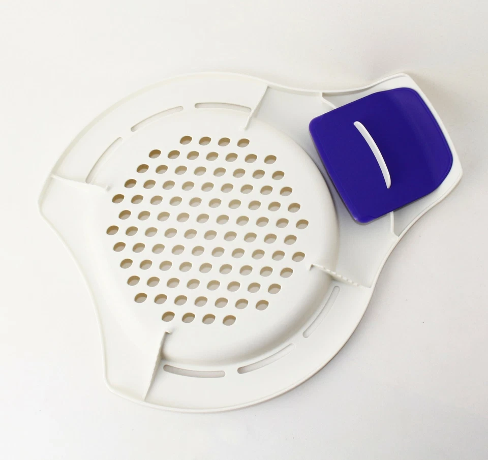 TUPPERWARE GROSSE Spätzleria Spätzlereibe Spätzle-Macher, Spätzlekaiser  WEISS - Bild 2 von 2