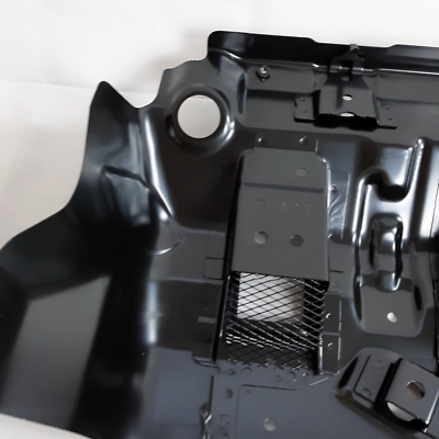 【中古】TOYOTA　51405-60210 Toyota 51405-60210 4 Runner Engine Under Cover Protector OEM