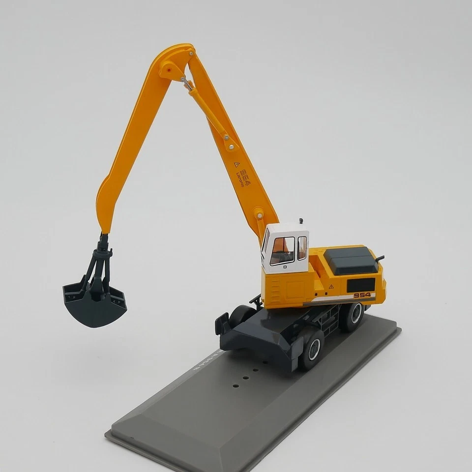 ixo 1:72 Construction Equipment Liebherr A 954 B Excavator Diecast Car Model - Image 4 of 4
