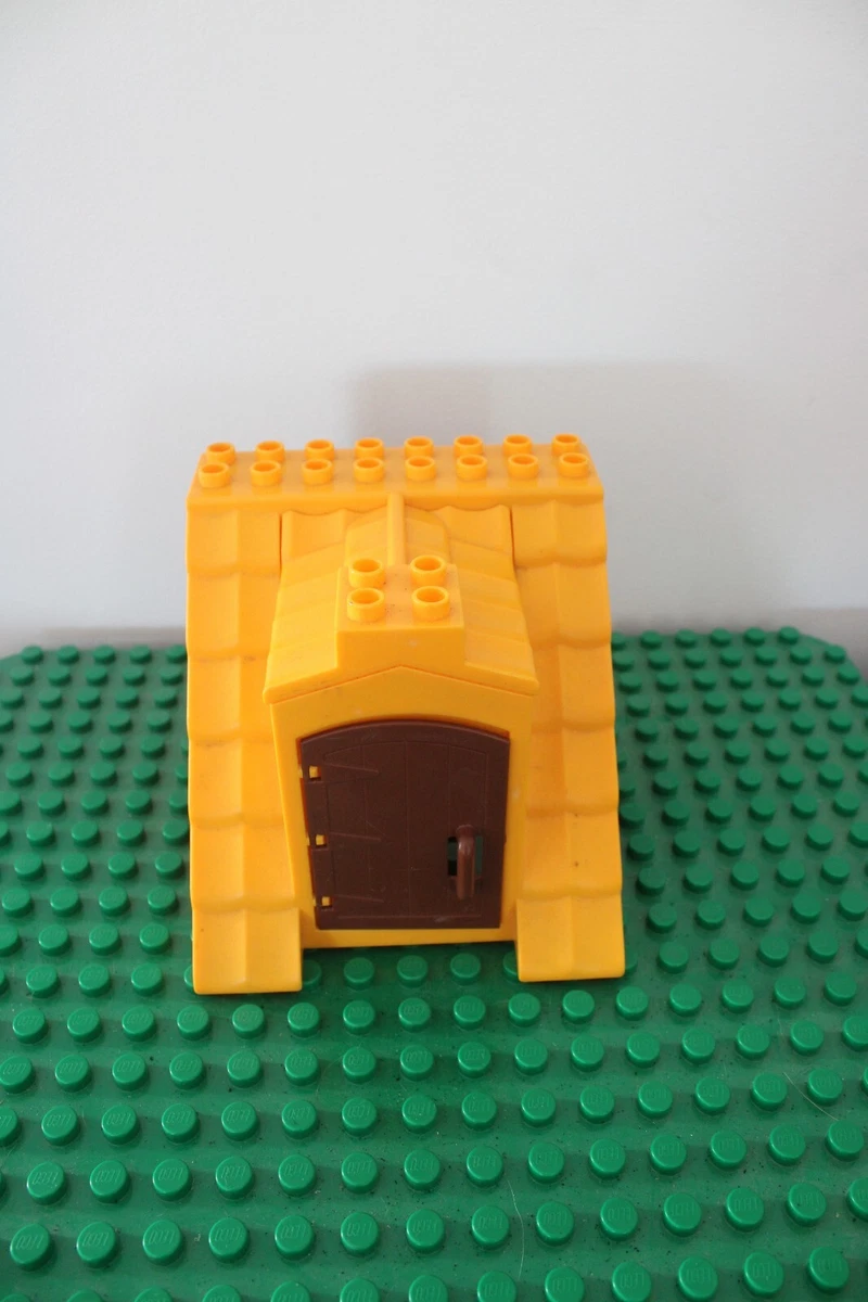 Duplo Bright Orange Yellow Roof Red Side Wall FARM House 8X8X8