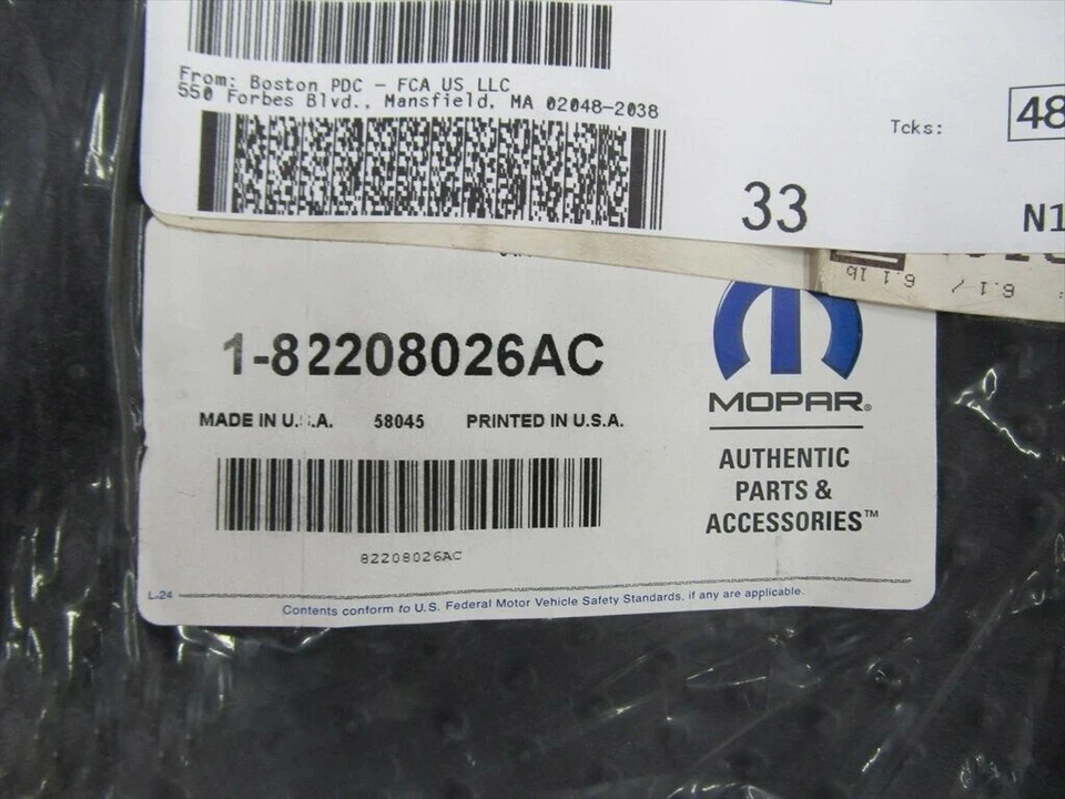 05-10 CHRYSLER 300 ALFOMBRILLAS DELANTERAS Y TRASERAS JUEGO DE 4 ALFOMBRILLAS PIZARRA OSCURA NUEVO MOPAR Foto 4 de 4
