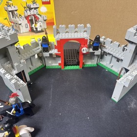Vintage LEGO Set 6073 Knight's Castle 100% Complete w/ Box & Instructions