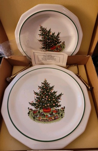 NIB Pfaltzgraff 2 Tier Christmas Heritage Tier Trays - Picture 3 of 5
