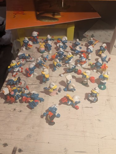Lot 8 Figurines Schtroumpfs Schleich - Édition Noël Prieur Et Prieuse