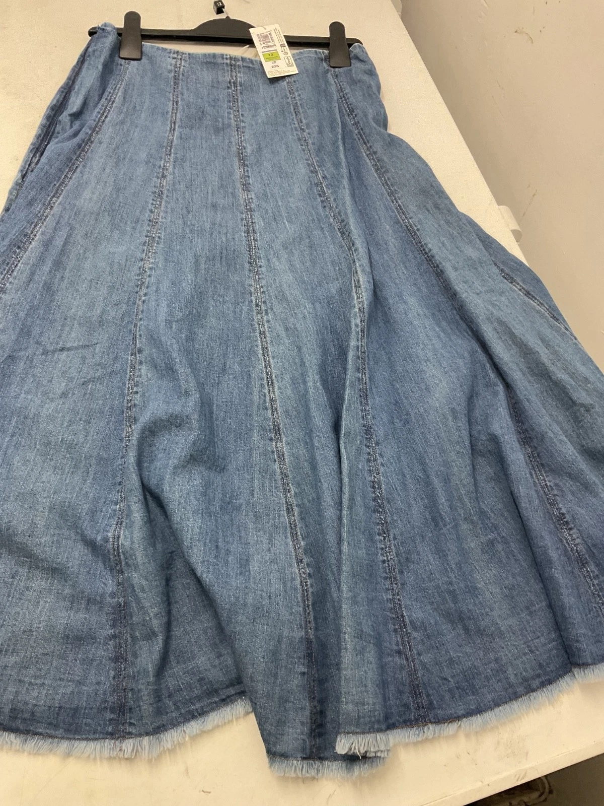 Brand New Denim Seam Detail Midi A-Line Skirt Size 12-18
Opens in a new window or tab