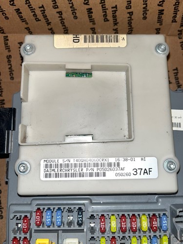 05026037AF 2007 Jeep Liberty PL PW 4WD Body Control Module BCM Fuse Box - Picture 3 of 6