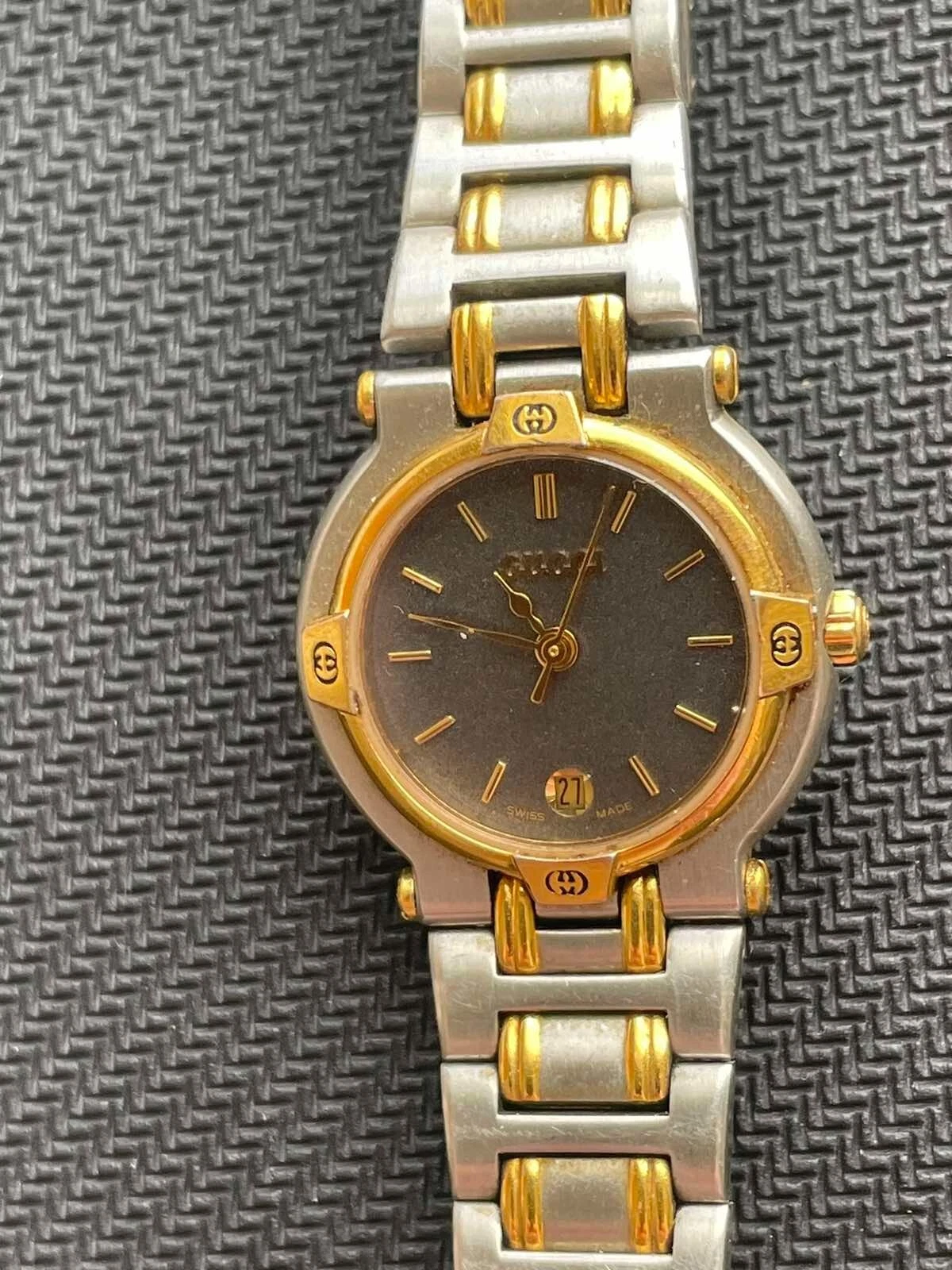Montre Gucci 9000L Suisse Cadran Noir Etanche ATM Bon État De Fonctionnement