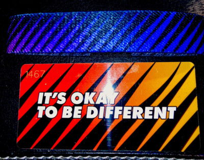 Zox It's Okay To Be Different mittlerer Riemen in schöner Farbe und süßem Zitat