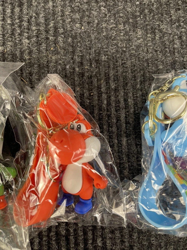 Yoshi 3D Rubber Keychains 5 Blue Pink Yellow Green And Red/orange - Image 4 of 4