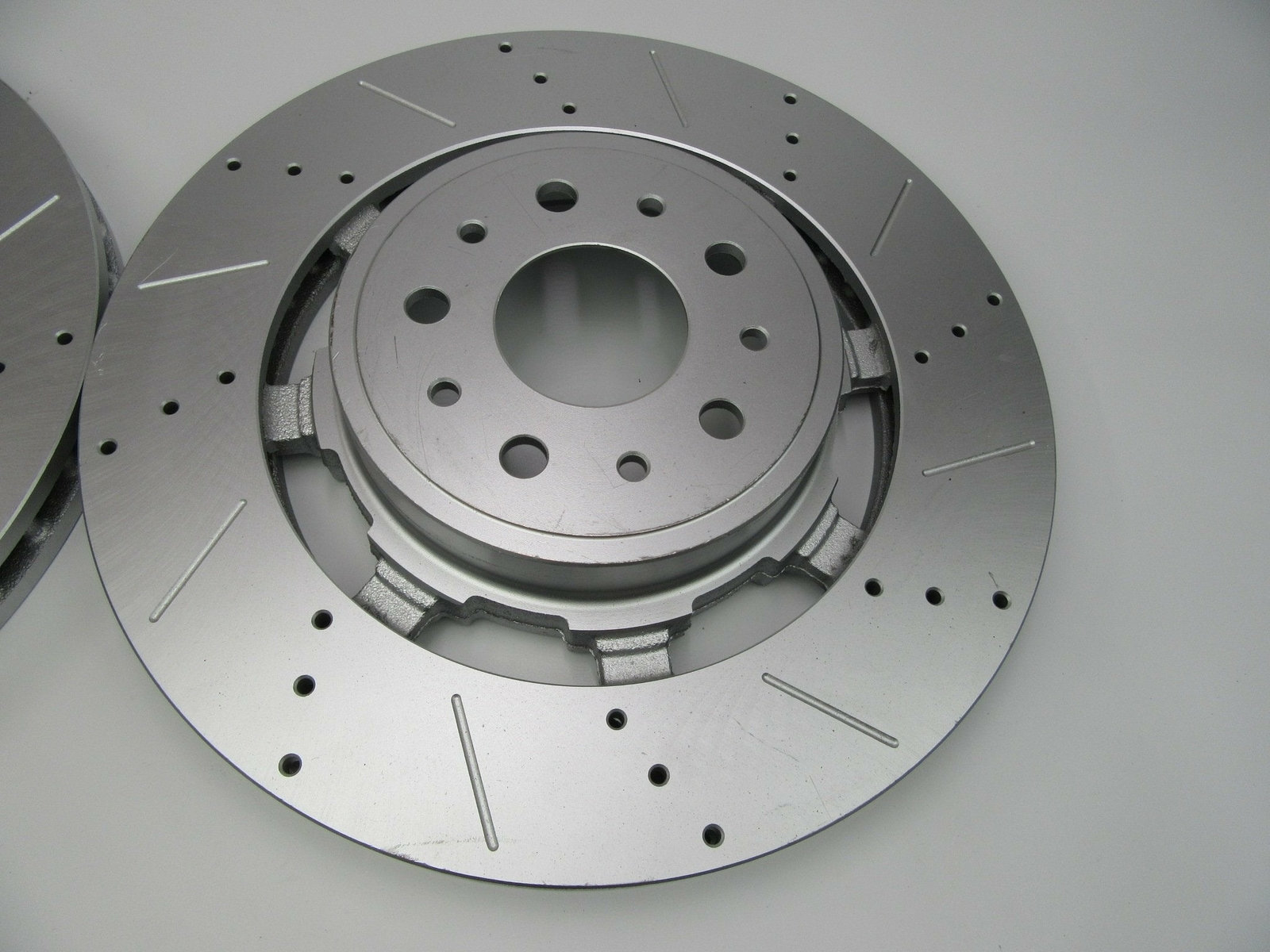 Maserati GranTurismo Gt front brake pads + rotors drilled & slotted 606