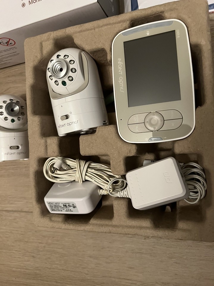 Infant Optics DXR8 Baby Monitor Zoom, Wireless, TwoWay Talk And Extra