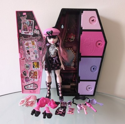 Monster High Skulltimate Secrets Draculara Puppe, Spind & Zubehör Wave 1