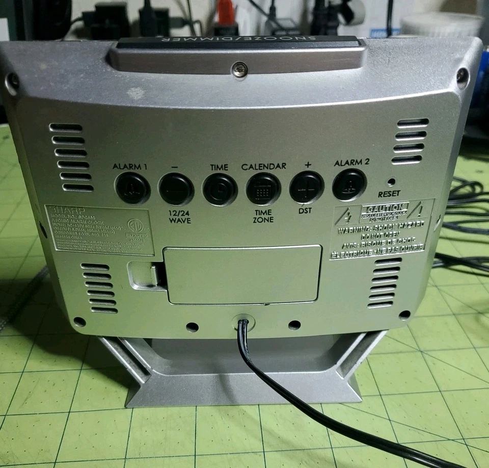 Sharp SPC569 Atomic Desktop Alarm Clock Display Intertek - Image 2 of 3