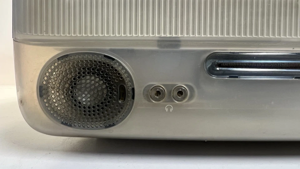 Vintage Apple iMac G3 Graphite 500MHz – 30GB HDD – Mac OS 9.2 – Box + Keyboard - Image 2 of 4