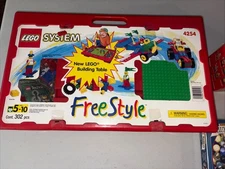 Lego System Building Table 302 Pcs. NIB.  4254