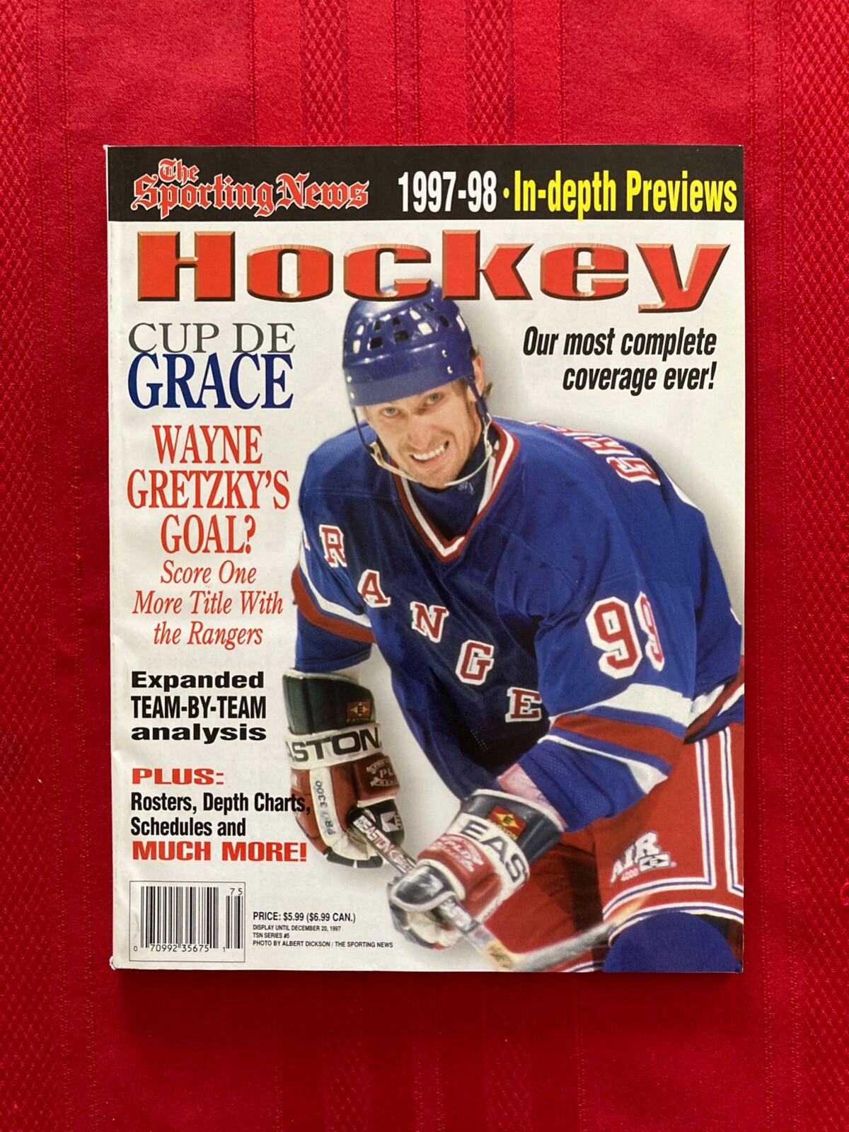 19971998 The Sporting News Hockey yearbook magazine / Gretzky / Jagr