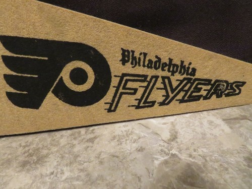 RARE CIRCA LATE 1960'S PHILADELPHIA FLYERS 9 INCH MINI PENNANT VERY GOOD - Picture 3 of 4